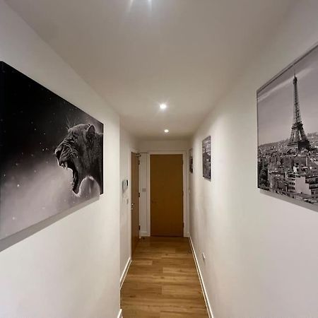 2 Bed Corner Apartment With Gym Manchester Eksteriør billede